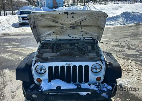 2011 Jeep Wrangler Unlimited Sport z USA, uszkodzony, nr VIN 1J4BA3H12BL634037